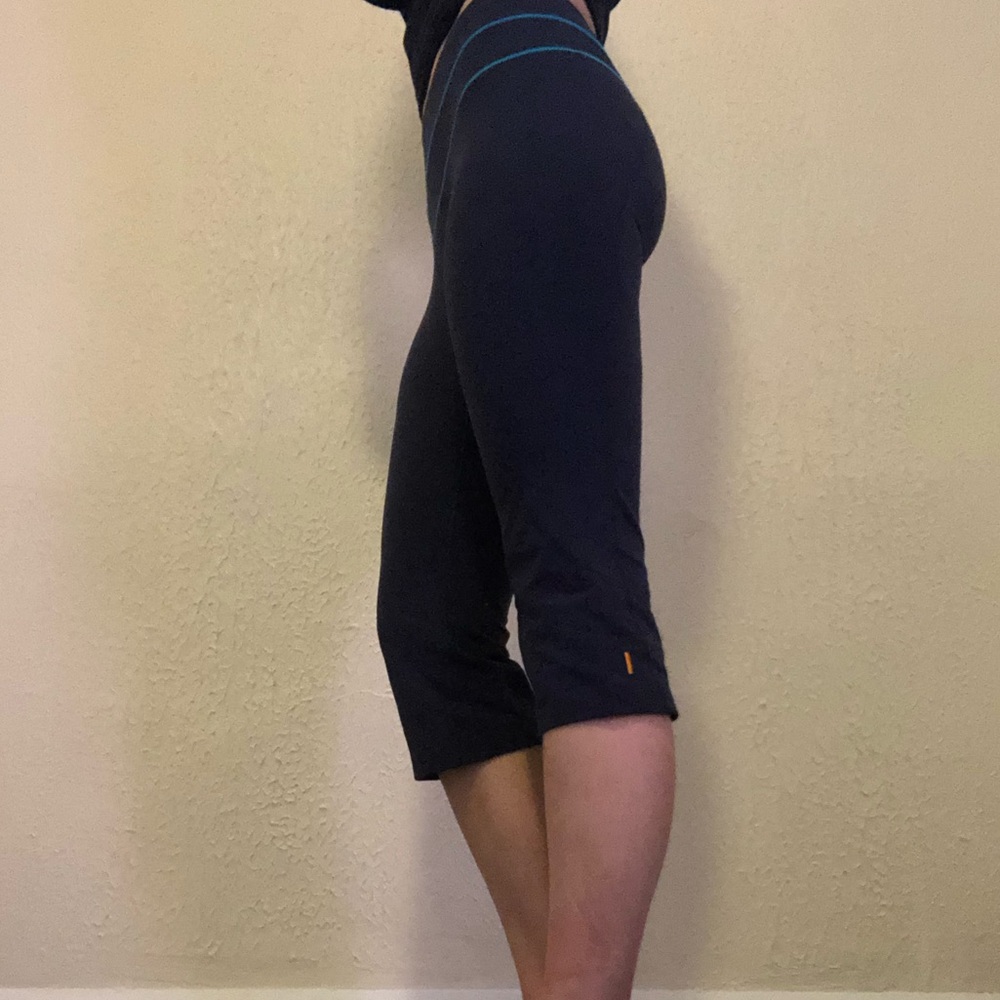 Lucy size xxs work out pants ! Navy blue